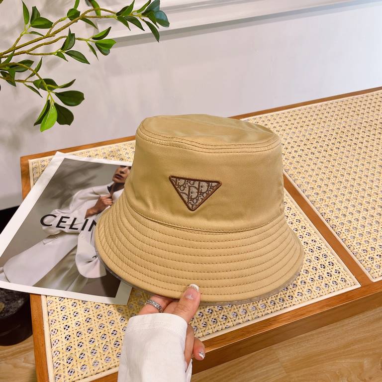 with dust bag [DIOR Dior] new double-sided walk simple fisherman's hat, new shipments, the big models are super good with, hurry up and get it!