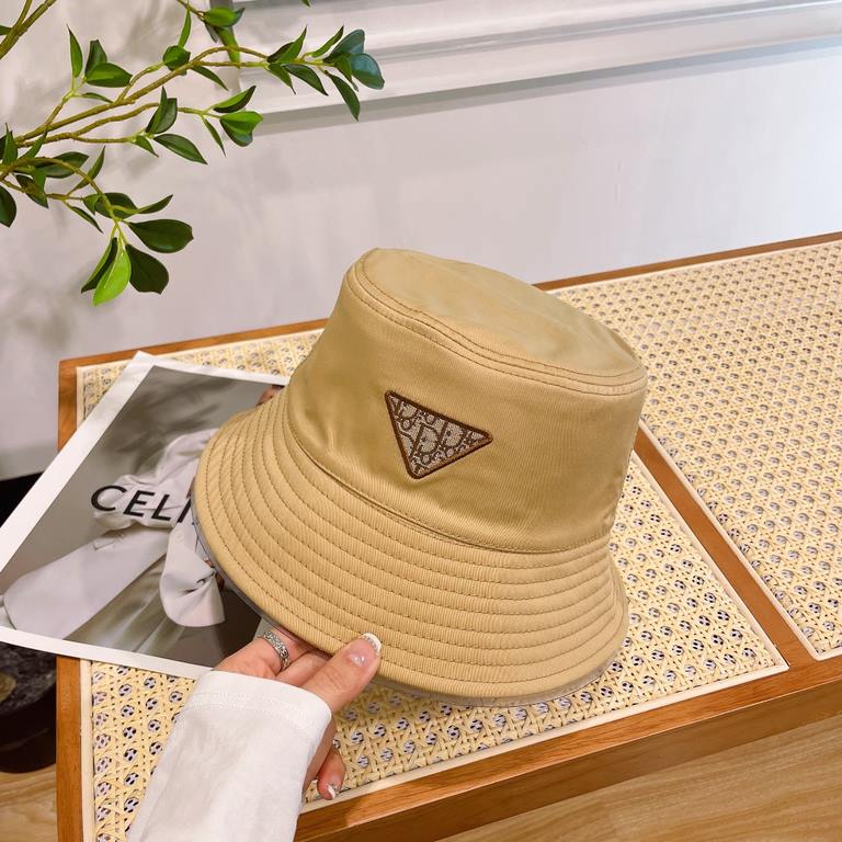 with dust bag [DIOR Dior] new double-sided walk simple fisherman's hat, new shipments, the big models are super good with, hurry up and get it!