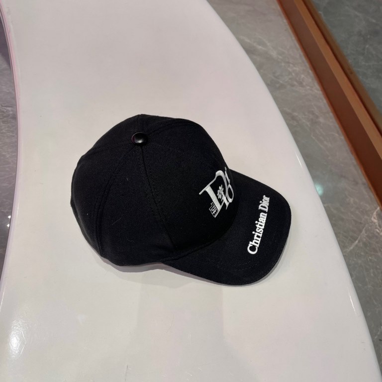 Dior Dior baseball cap   Beautiful   Simple atmosphere  Fashionable and generous   Low-key luxury   Sunscreen, fashionable both, versatile models     Pro, hurry up to get your hands on it   You deserve to have! Adjustabl