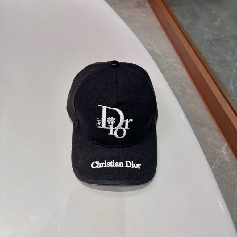 Dior Dior baseball cap   Beautiful   Simple atmosphere  Fashionable and generous   Low-key luxury   Sunscreen, fashionable both, versatile models     Pro, hurry up to get your hands on it   You deserve to have! Adjustabl