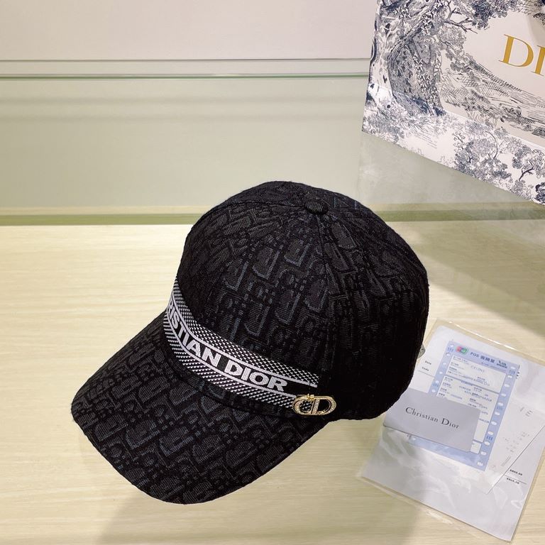 [DIOR Dior] new embroidered simple models of baseball caps, new shipments, big models are super good with, hurry to get!