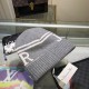 Dior Dior official website the latest wool knit cap,   official website original single reproduction. Very soft pro-skin, elasticity is very good   texture and very versatile style ~ very warm, fall and winter essential 