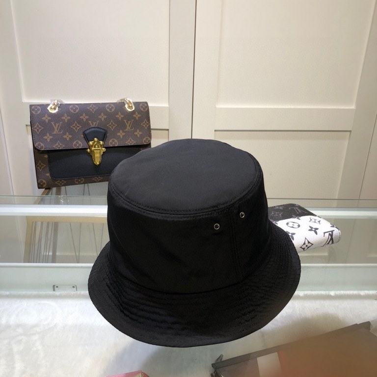 New   --Dior Dior old flower letters  2   face wear fisherman's hat, the original single quality baby airport look with the same paragraph, super hot fisherman's hat, see the collection of the explosive models!