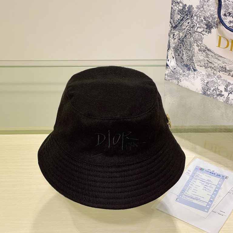 Dior Dior   fall and winter new embroidered letters logo double-sided fisherman's hat, awesome quality, deepen the cap more temperament, this season's explosive models