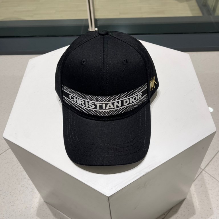 . Dior (Dior) new original single embroidered letters baseball cap, exquisite pure also grungy very feel, cool and stylish, counter out of stock popular, quality is super!