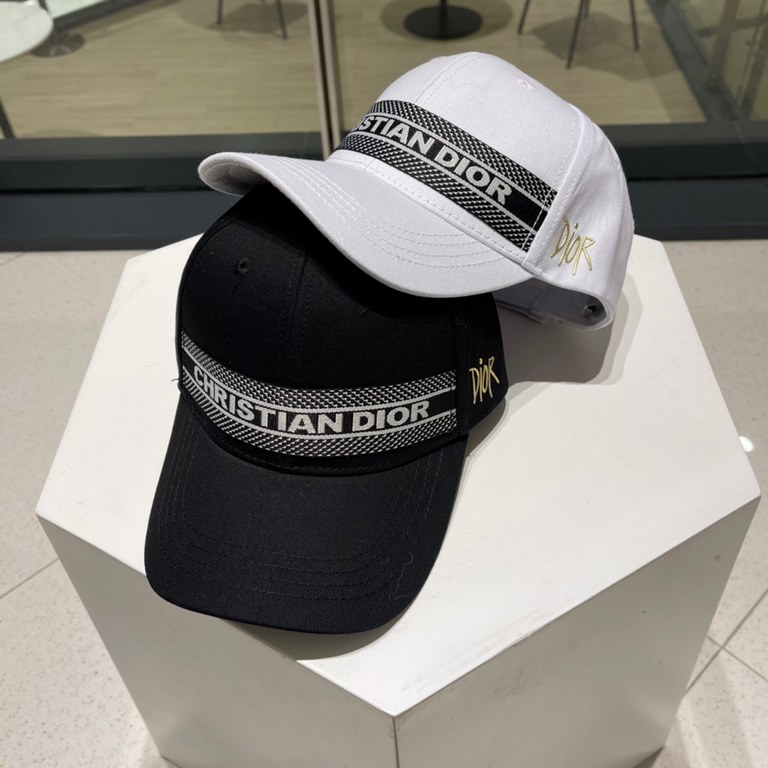 . Dior (Dior) new original single embroidered letters baseball cap, exquisite pure also grungy very feel, cool and stylish, counter out of stock popular, quality is super!