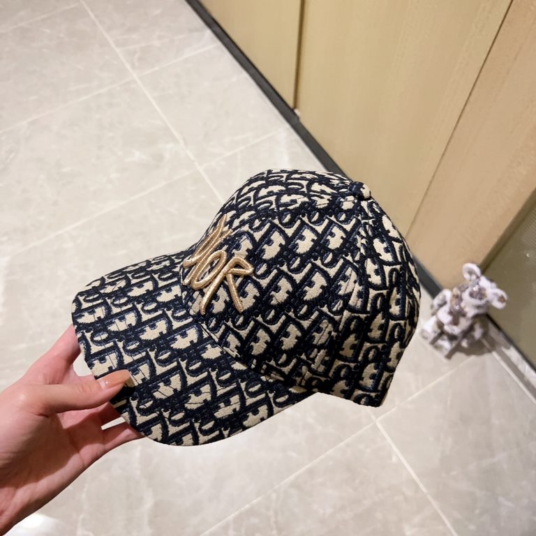 with dust bag [DIOR Dior] 2023 new gold silk embroidered baseball cap, new shipments, big name models are super good with, hurry up and get it!