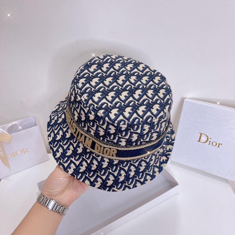 Dior Dior new old flower letters webbing fisherman's hatUltra-famous, deepening the cap more temperament, this season's explosive models!Material 100% cottonHead circumference57cm