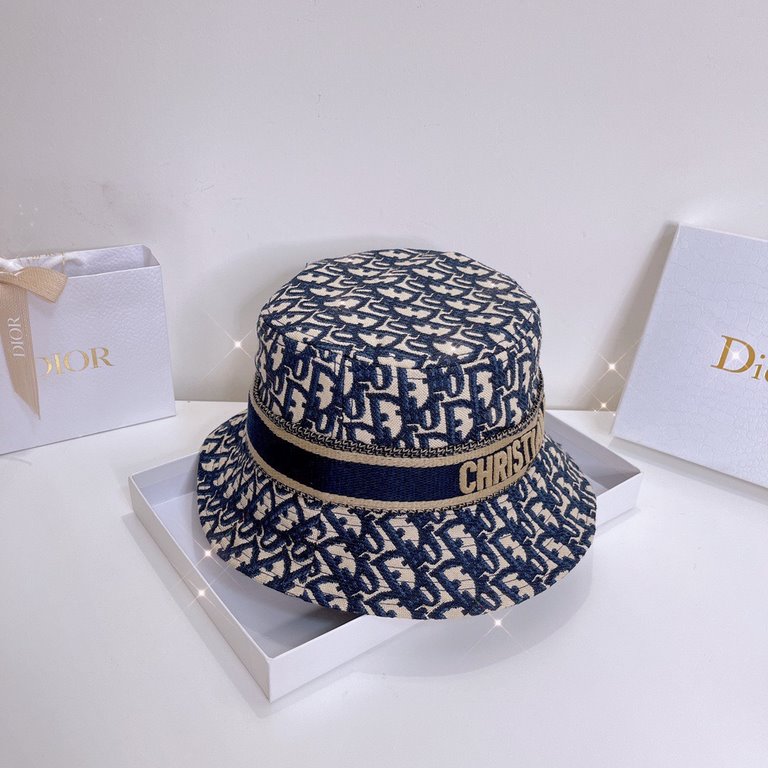 Dior Dior new old flower letters webbing fisherman's hatUltra-famous, deepening the cap more temperament, this season's explosive models!Material 100% cottonHead circumference57cm