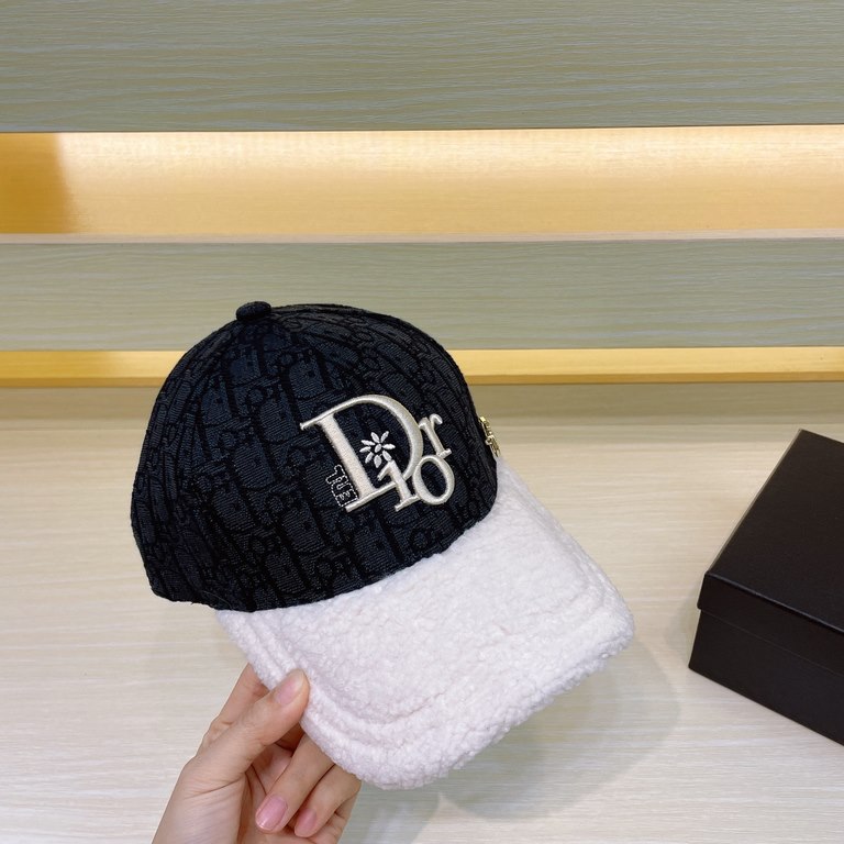 [DIOR Dior] autumn and winter new counter synchronization embroidered baseball cap, explosive models, big brand synchronization, super good with the shipment!