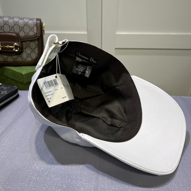 Dior Dior classic original single baseball cap, 11 open mold customized, original canvas material   head layer cowhide, British and awesome quality! Cotton lining, base head circumference 56, patch adjustable.