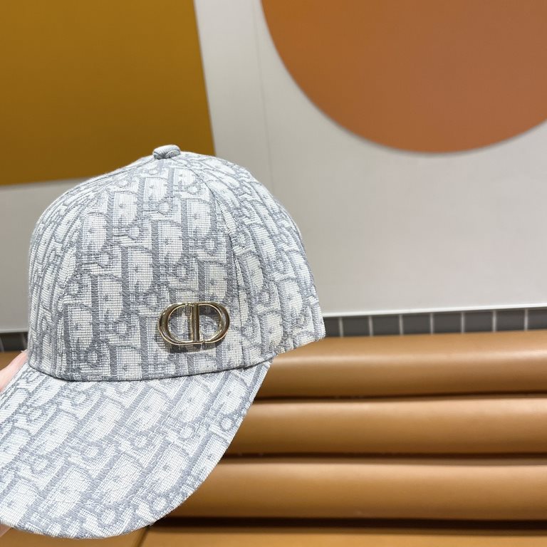 Dior Dior baseball cap   beautiful   simple atmosphere  fashionable and generous   low-key luxury   sunscreen, fashionable both, versatile models     pro, hurry up to get it   you deserve it! Adjustable size!