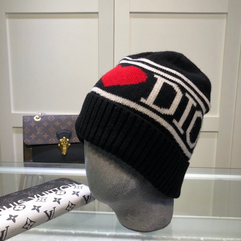 Dior Dior official website the latest wool knit cap,   official website original single reproduction. Very soft pro-skin, elasticity is very good   texture and very versatile style ~ very warm, fall and winter essential 