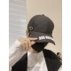 DIOR Dior  , DIOR official website synchronized with the release of the new D family baseball cap, the whole cap texture is super good, the effect on the head is very nice, loli imperial sister can be outstanding, super 