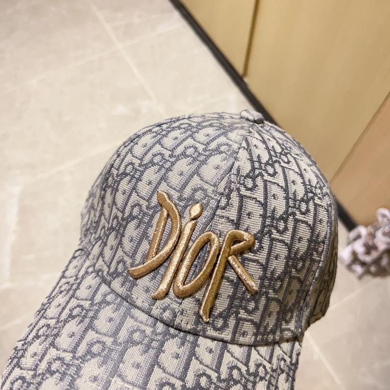 with dust bag [DIOR Dior] 2023 new gold silk embroidered baseball cap, new shipments, big name models are super good with, hurry up and get it!