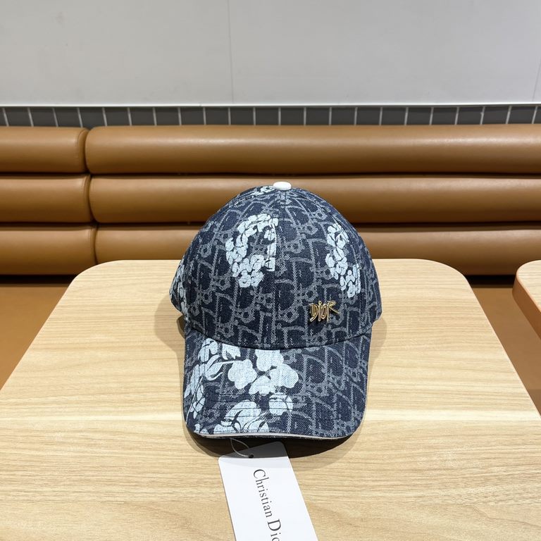 [DIOR Dior] new walk simple baseball cap  , new shipments, big models super good with, hurry to get!