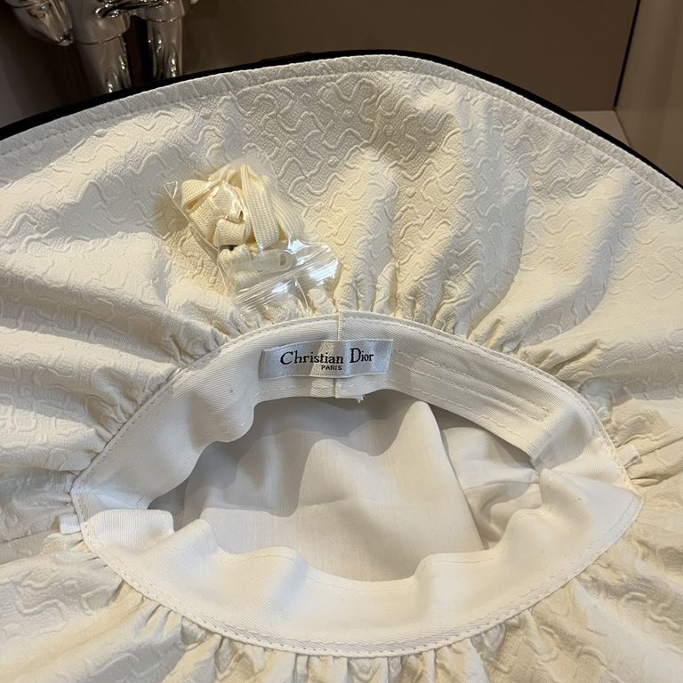 ￥Dior Dior 2024 spring and summer new sun hat, UV protection design, shell edge design, foldable, head circumference 57cm