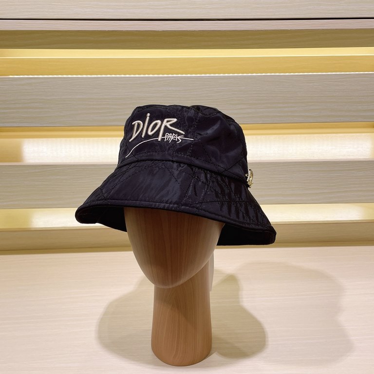 [DIOR Dior] new counter men's and women's models of sunshade fisherman's hat, big brand shipment, super convenient! Good ride! Out on the street must have