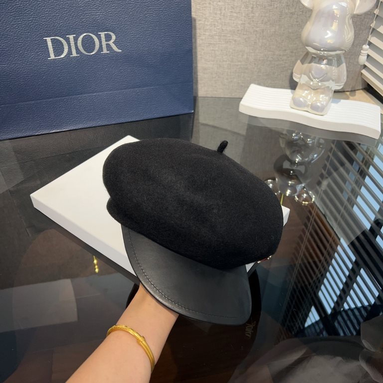 SpecialDior Dior FallWinter Wool Beret  The beret that attracted me at first glanceSuper elegant ~ sweet and coolDesign sense directly pull full