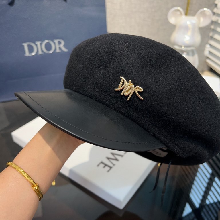 SpecialDior Dior FallWinter Wool Beret  The beret that attracted me at first glanceSuper elegant ~ sweet and coolDesign sense directly pull full