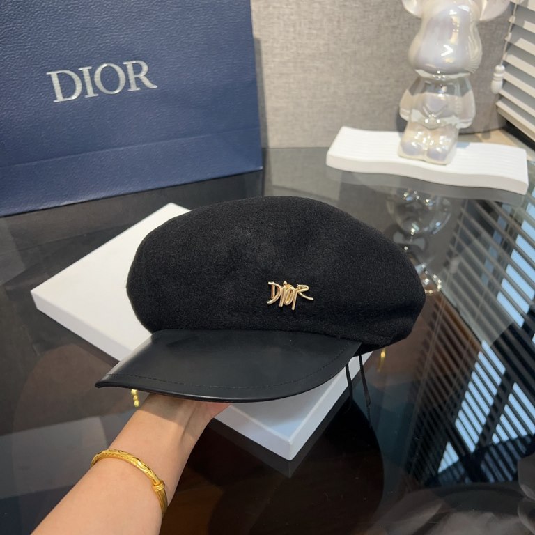 SpecialDior Dior FallWinter Wool Beret  The beret that attracted me at first glanceSuper elegant ~ sweet and coolDesign sense directly pull full