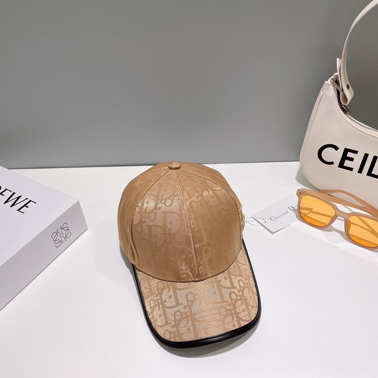 Dior Dior classic original single baseball cap, 11 open mold customized, original canvas material   head layer cowhide, British and awesome quality! Cotton lining, base head circumference 56, patch adjustable.