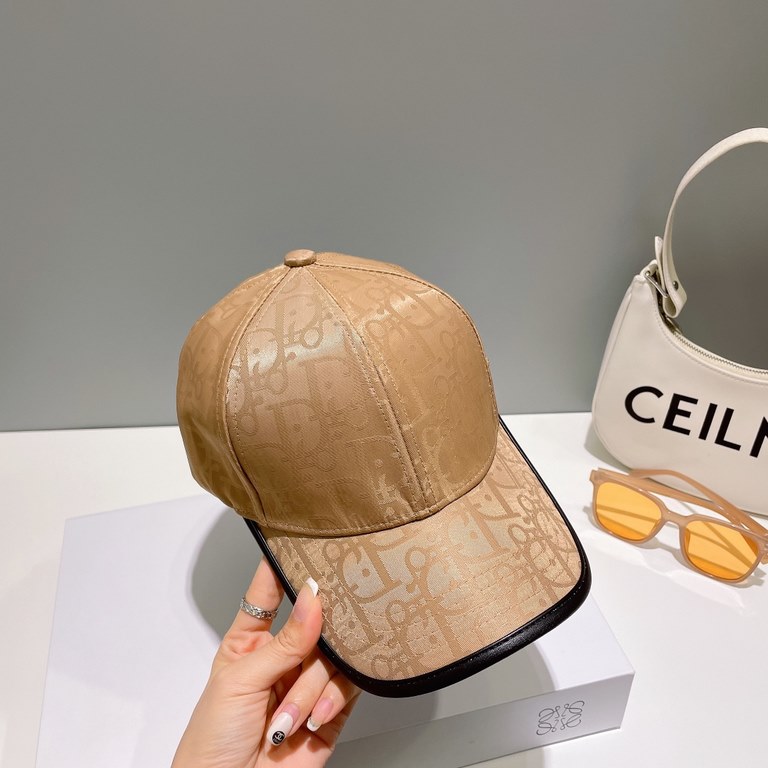 Dior Dior classic original single baseball cap, 11 open mold customized, original canvas material   head layer cowhide, British and awesome quality! Cotton lining, base head circumference 56, patch adjustable.