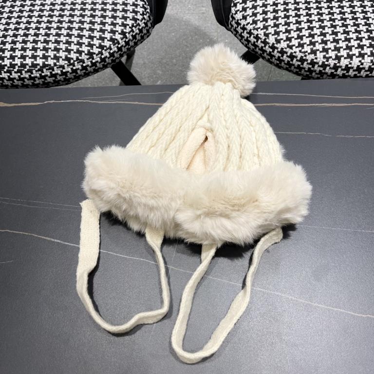 DIOR Dior cute plush hat women's fall and winter warm ear protection knitted wool cute versatile fashion cap Yangqi fashionable trend