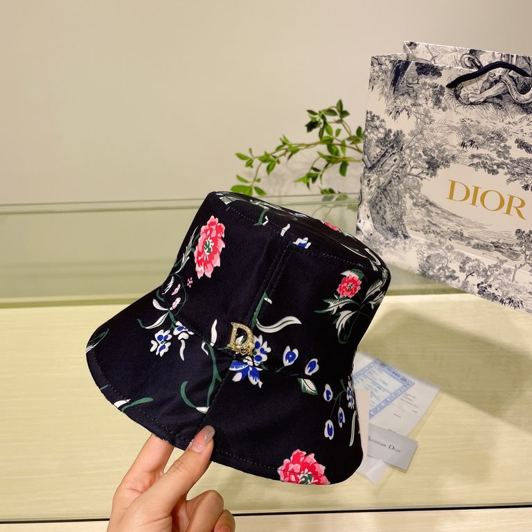 [DIOR Dior] new counter men's and women's models of sunshade fisherman's hat, big brand shipment, super convenient! Good ride! Out on the street must have