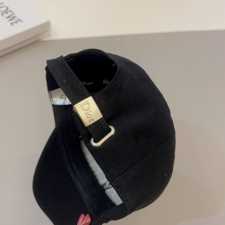 Dior Dior  New design New flower letter logo baseball cap, superb quality, deepen the cap to show more temperament, this season's explosive models!