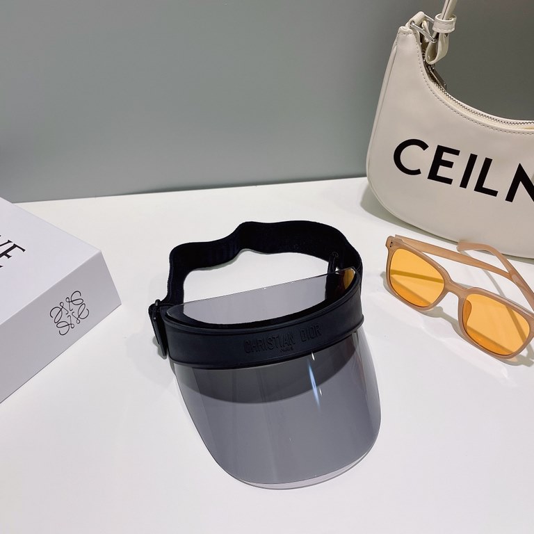 In stock in seconds The explosive eyeglasses cap has finally arrived!dior sun hat The revolution in summer!The only one fashionable sun hat, block UV block black spots, save the skin new weapon, but also so fashionable a