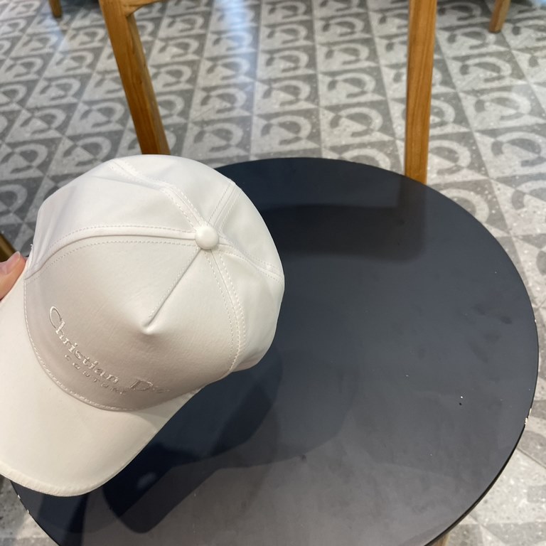 Dior Dior baseball cap   beautiful   simple atmosphere  fashionable and generous   low-key luxury   sunscreen, fashionable both, versatile models     pro, hurry up to get it   you deserve it! Adjustable size!