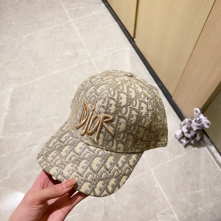 with dust bag [DIOR Dior] 2023 new gold silk embroidered baseball cap, new shipments, big name models are super good with, hurry up and get it!