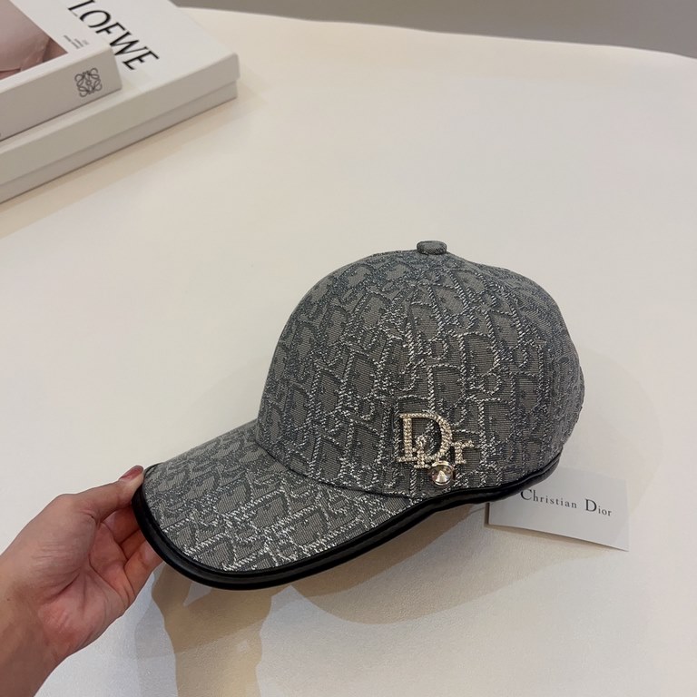 Dior Dior  New gold and silver thread high version. Wraparound design Old flower letter logo baseball cap, awesome quality, this season's explosive models!