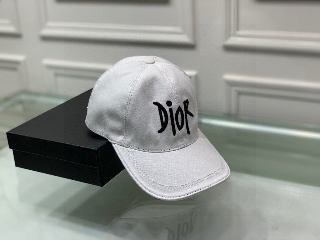 Dior baseball cap, Dior embroidery.With box cloth bag, Dior (Dior) new original single baseball cap, Dior embroidery, net red stars with the same models, 11 open mold customized, cotton fabric   head layer cowhide, cotto