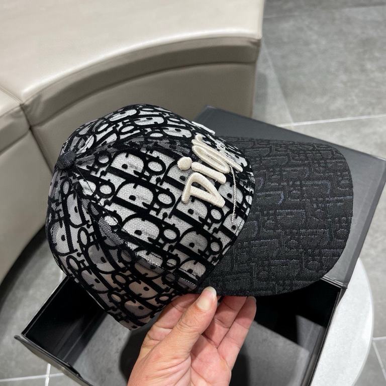 Dior (Dior) new original single baseball cap, Christian Dior silkscreen, retro flavor, counter out-of-stock popular, 11 open mold customized, original canvas material light and breathable! Awesome quality, base head circ