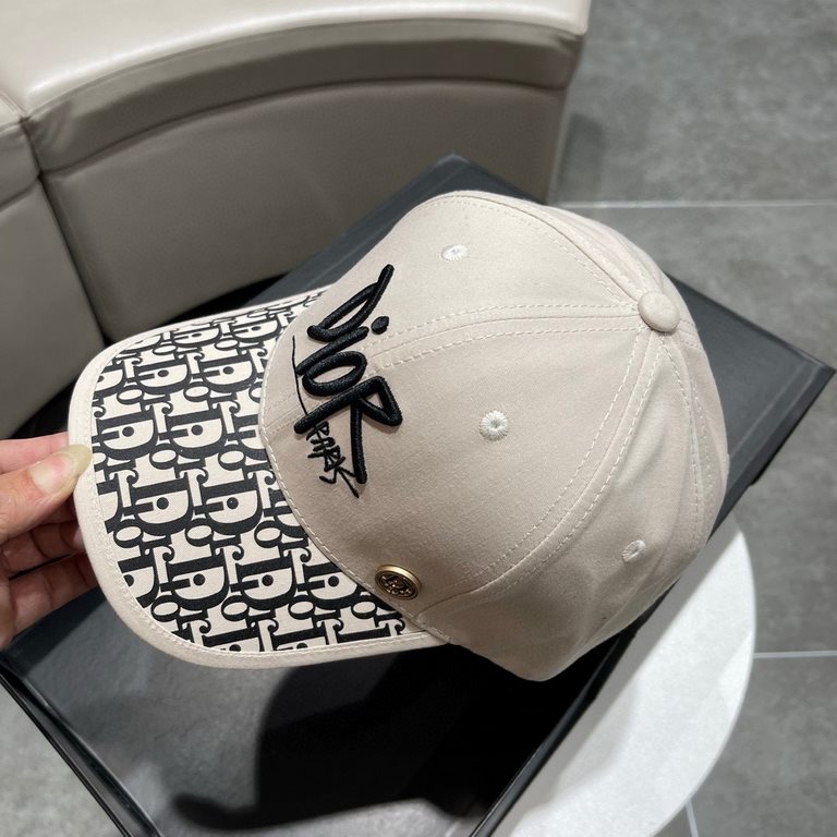 [DIOR Dior] 2023 spring and summer new walk simple baseball cap  , new shipments, big models super good with, hurry to get!