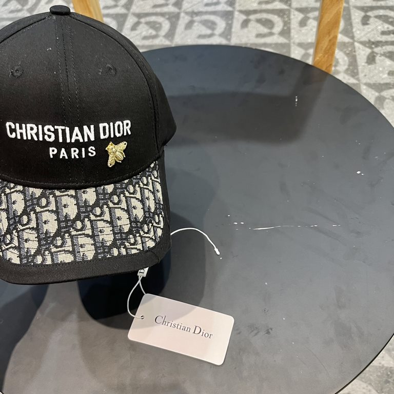 Dior Dior baseball cap   beautiful   simple atmosphere  fashionable and generous   low-key luxury   sunscreen, fashionable both, versatile models     pro, hurry up to get it   you deserve it! Adjustable size!