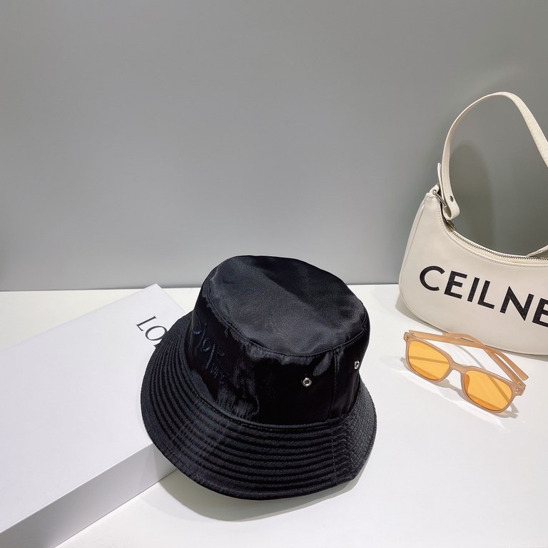 [DIOR Dior] new counter men's and women's models of sunshade fisherman's hat, big brand shipment, super convenient! Good ride! Out on the street must have