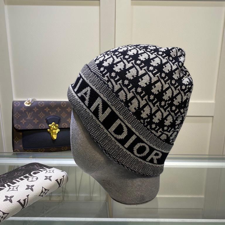 Dior Dior official website the latest wool knit cap,   official website original single reproduction. Very soft pro-skin, elasticity is very good   texture and very versatile style ~ very warm, fall and winter essential 