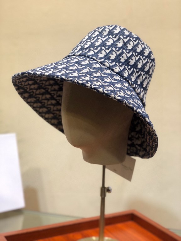 Black, Blue. Dior  High version counter synchronization Dior new fisherman's hat (big pot hat) is a very easy to carry hat   can be folded into a small bag   all year round is suitable for wearing, the