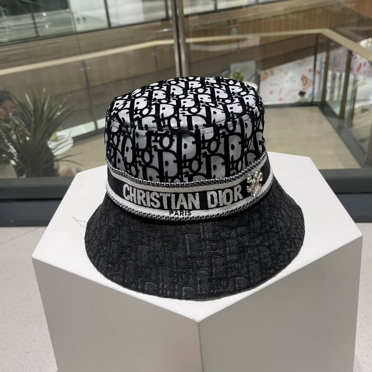 Dior Dior counter new comfortable full print floral embroidery hat Korean version of the couple models hundred with the sun shading fisherman hat women's hats