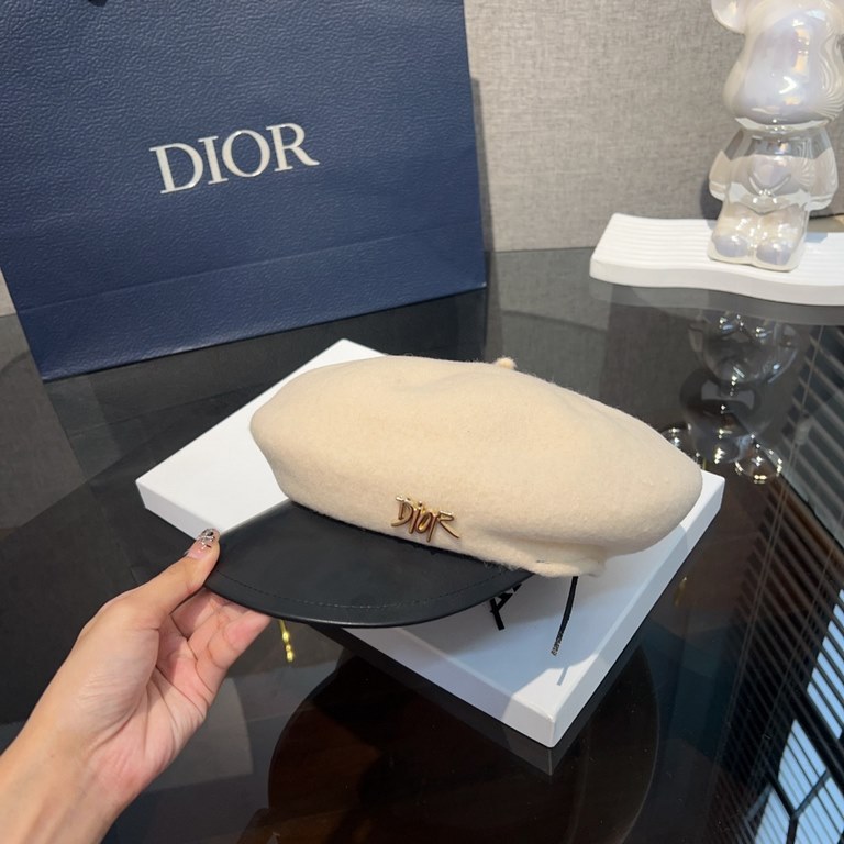 SpecialDior Dior FallWinter Wool Beret  The beret that attracted me at first glanceSuper elegant ~ sweet and coolDesign sense directly pull full