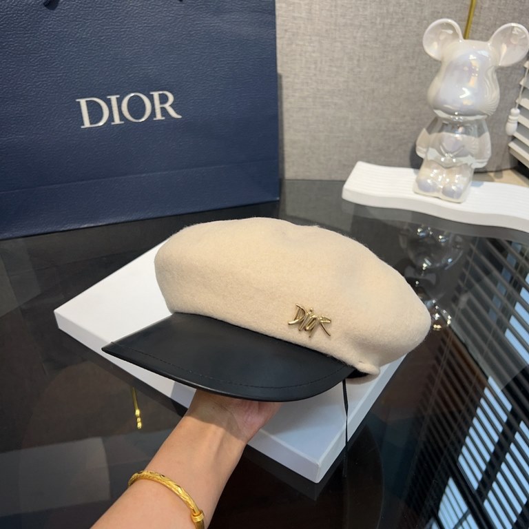 SpecialDior Dior FallWinter Wool Beret  The beret that attracted me at first glanceSuper elegant ~ sweet and coolDesign sense directly pull full