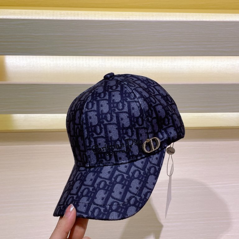 Dior Dior   new leather wrapped design old flower letters logo baseball cap, quality is awesome, deepen the cap more temperament, this season's explosive models!