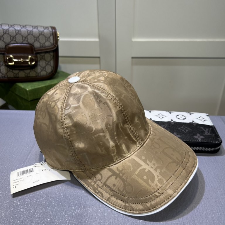 Dior Dior classic original single baseball cap, 11 open mold customized, original canvas material   head layer cowhide, British and awesome quality! Cotton lining, base head circumference 56, patch adjustable.