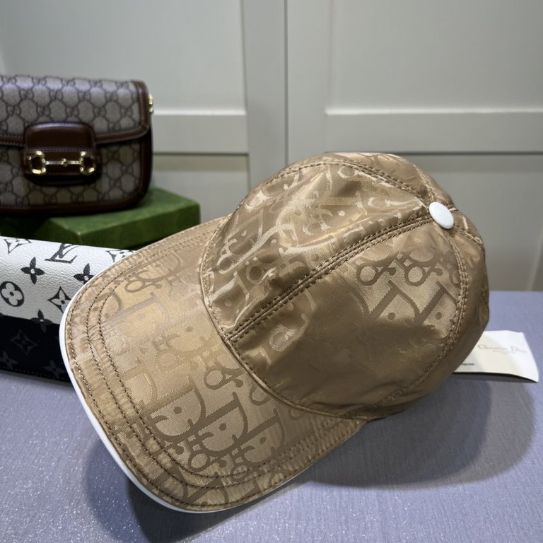 Dior Dior classic original single baseball cap, 11 open mold customized, original canvas material   head layer cowhide, British and awesome quality! Cotton lining, base head circumference 56, patch adjustable.