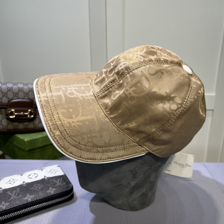 Dior Dior classic original single baseball cap, 11 open mold customized, original canvas material   head layer cowhide, British and awesome quality! Cotton lining, base head circumference 56, patch adjustable.