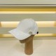 DIOR Dior  , DIOR official website synchronized with the release of the new D family baseball cap, the whole cap texture is super good, the effect on the head is very nice, loli imperial sister can be outstanding, super 