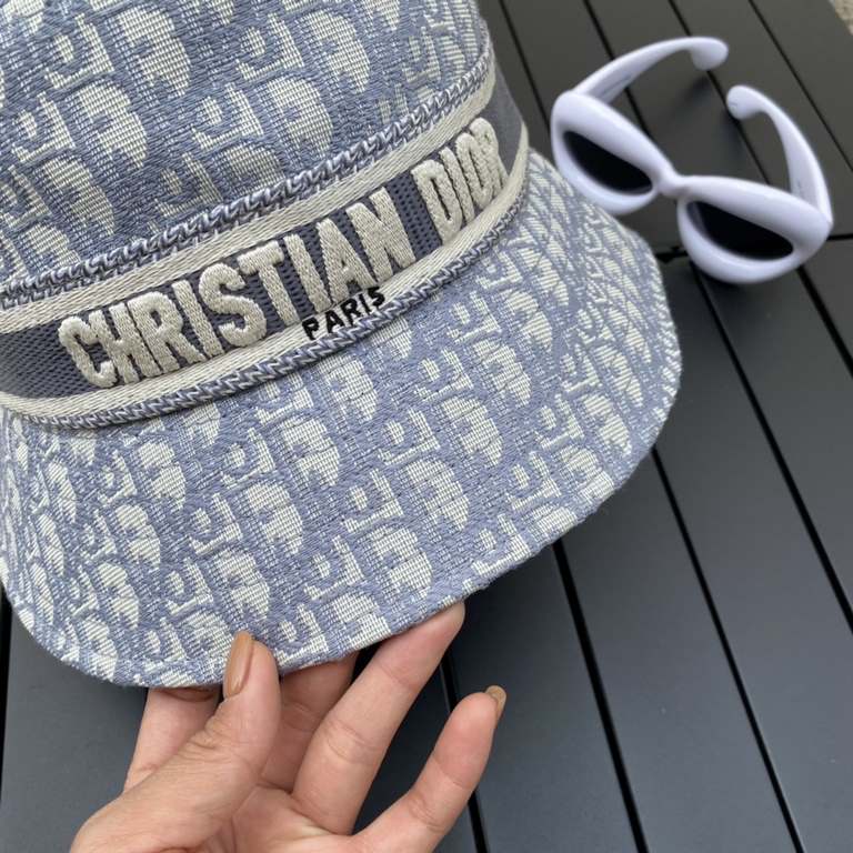 Dior (Dior) new original single fisherman's hat, exquisite pure also style very feeling, very cool and very stylish, counter out of stock popular, the quality is super!